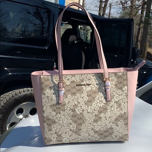 Michael Kors Hand Bag - Picture 2 of 9